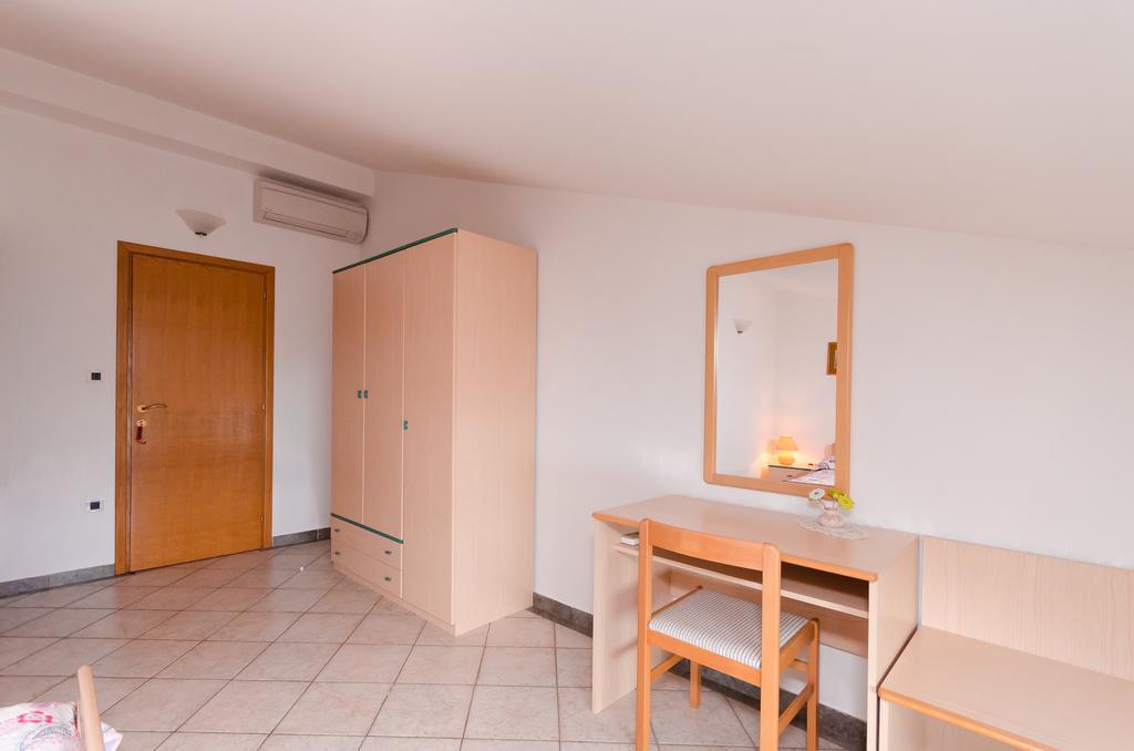 Apartments Milan Медвежа Экстерьер фото